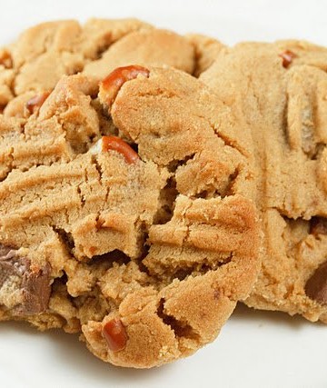 peanut butter toffee pretzel cookies