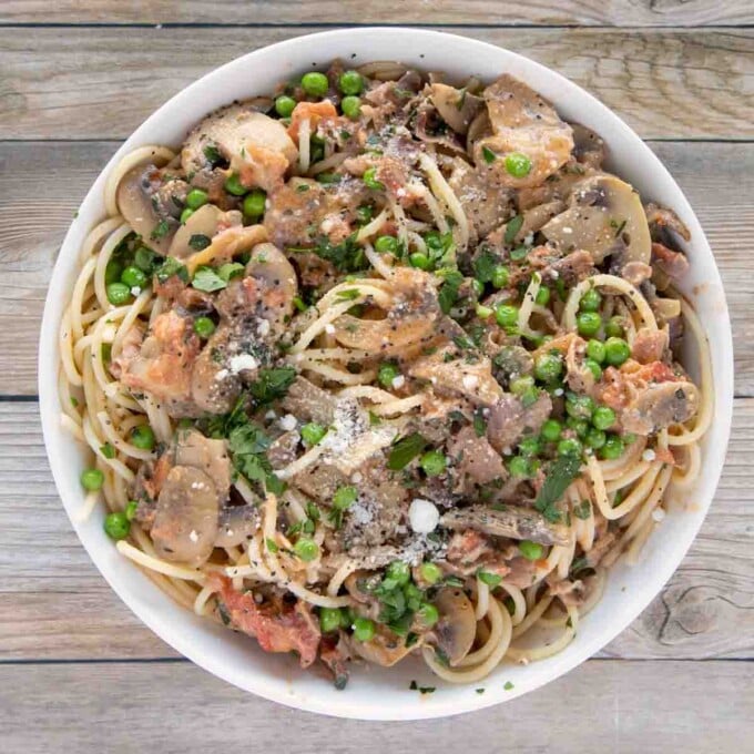 overhead view of spaghetti d'angelo in a white bowl