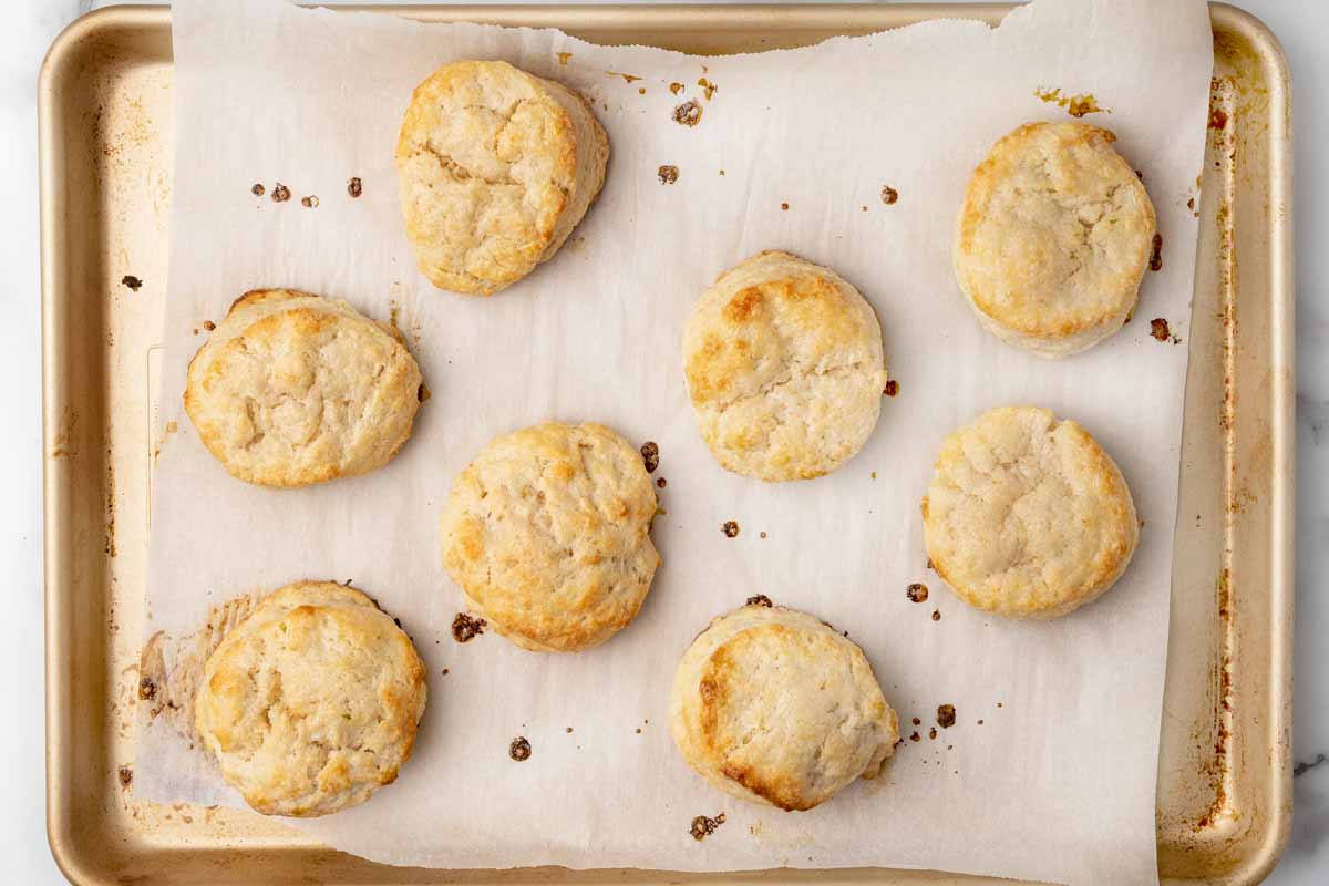 fully cooked scones on a baking sheet