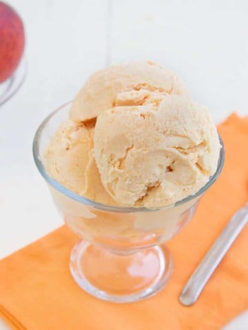 peaches and cream gelato