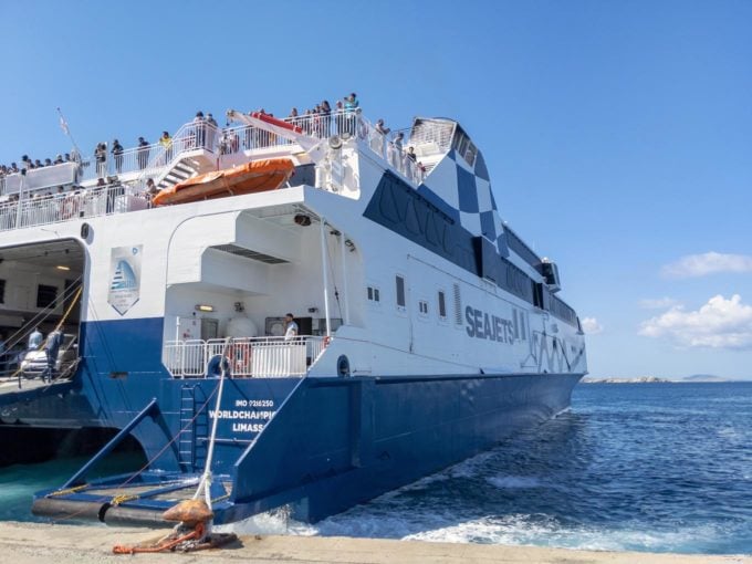 Ferry from port of Athens to Mykonos