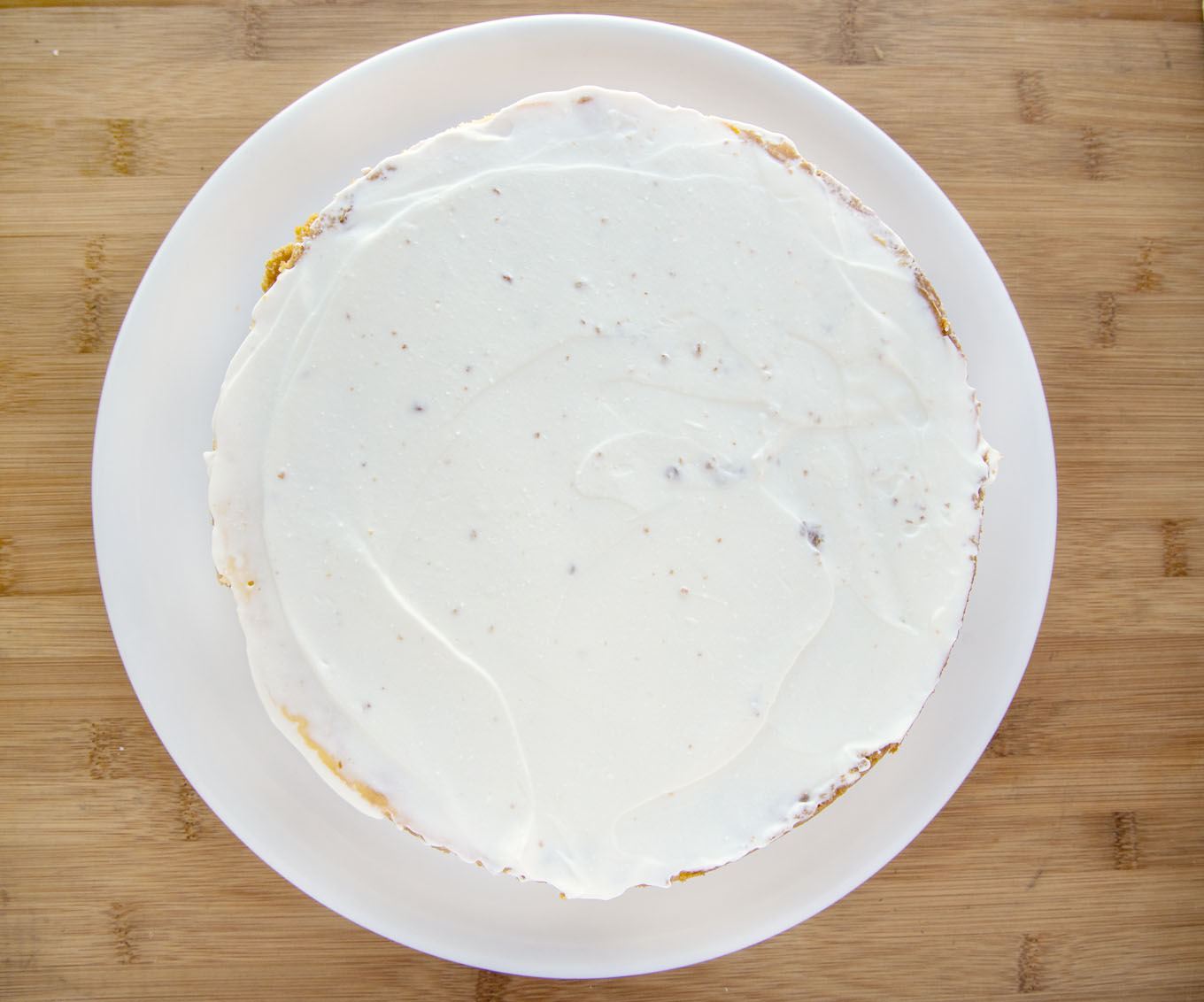 sour cream topping on cheesecake