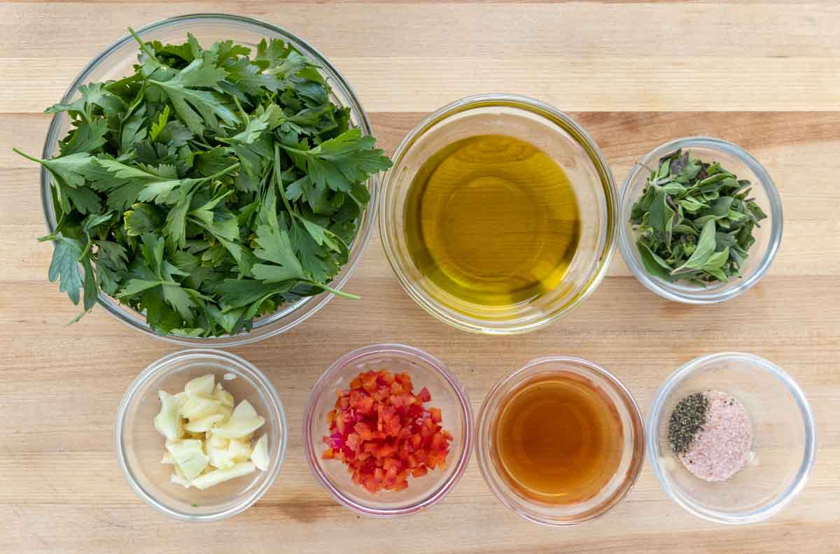 ingredients to make chimichurri sauce