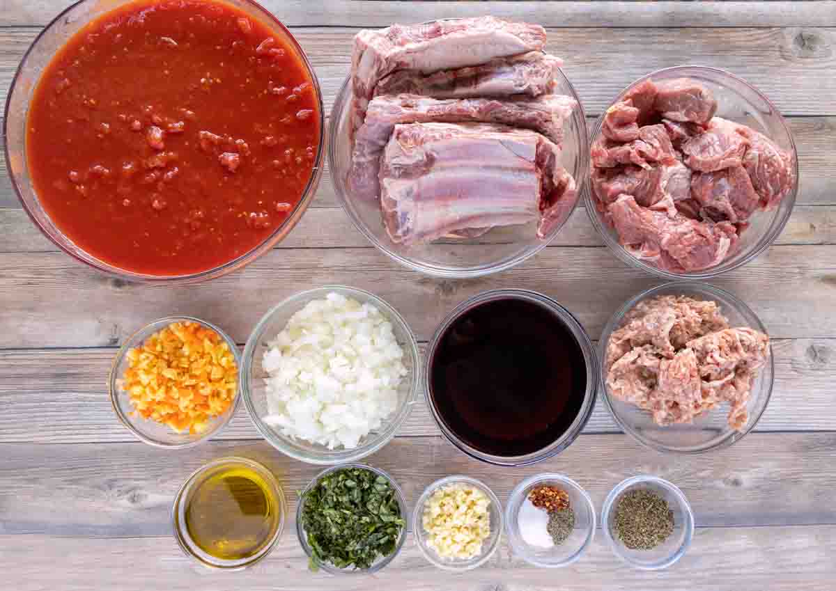 ingredients to make ragu napoletano