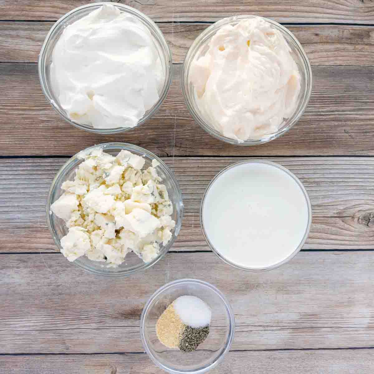 ingredients to make bleu cheese dressing