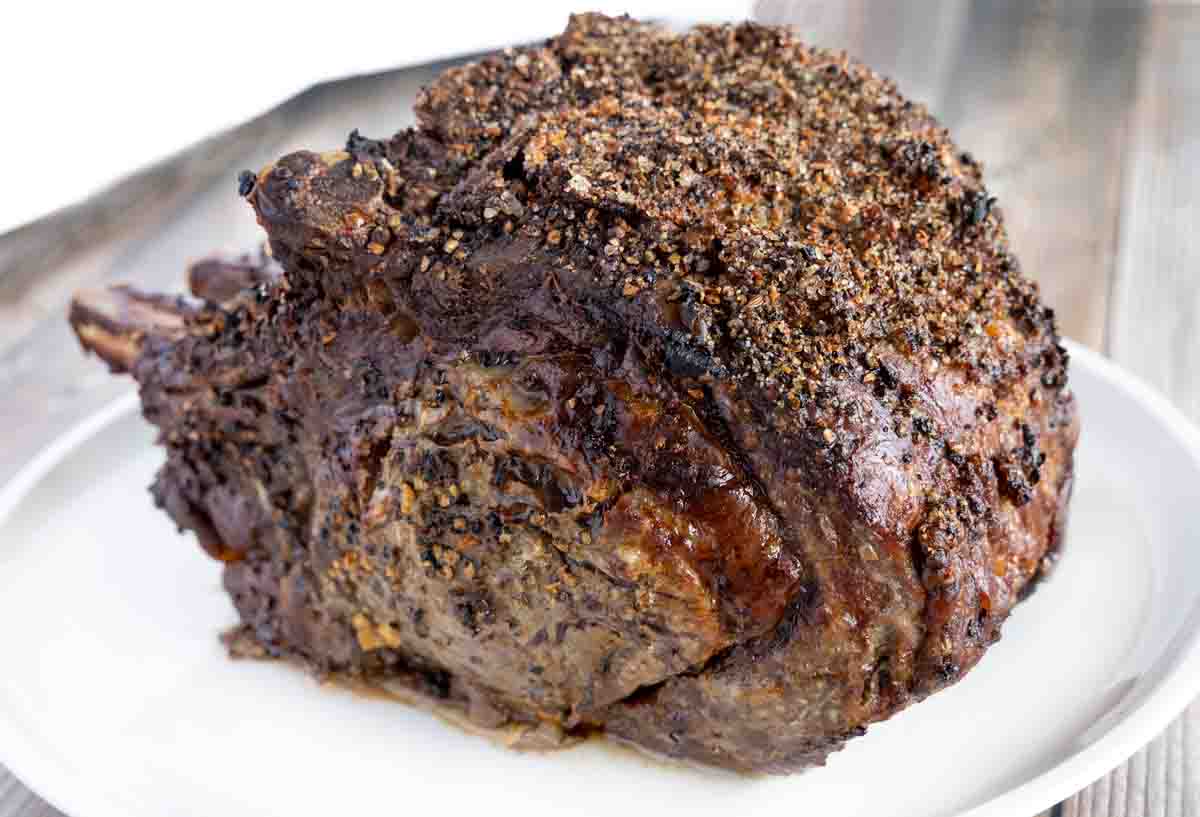 https://www.askchefdennis.com/wp-content/uploads/2022/11/Roasted-Prime-Rib-Side-10.jpg