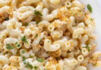 Pinterest image for gouda mac and cheese.