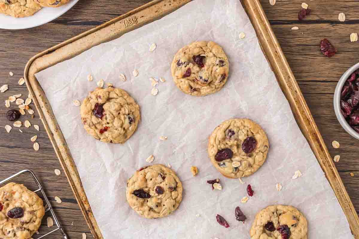 baked cookies on baking sheet.