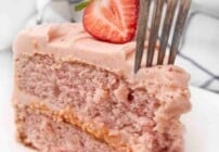 Pinterest image for strawberry cake.
