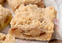 Pinterest image for apple pie bars.