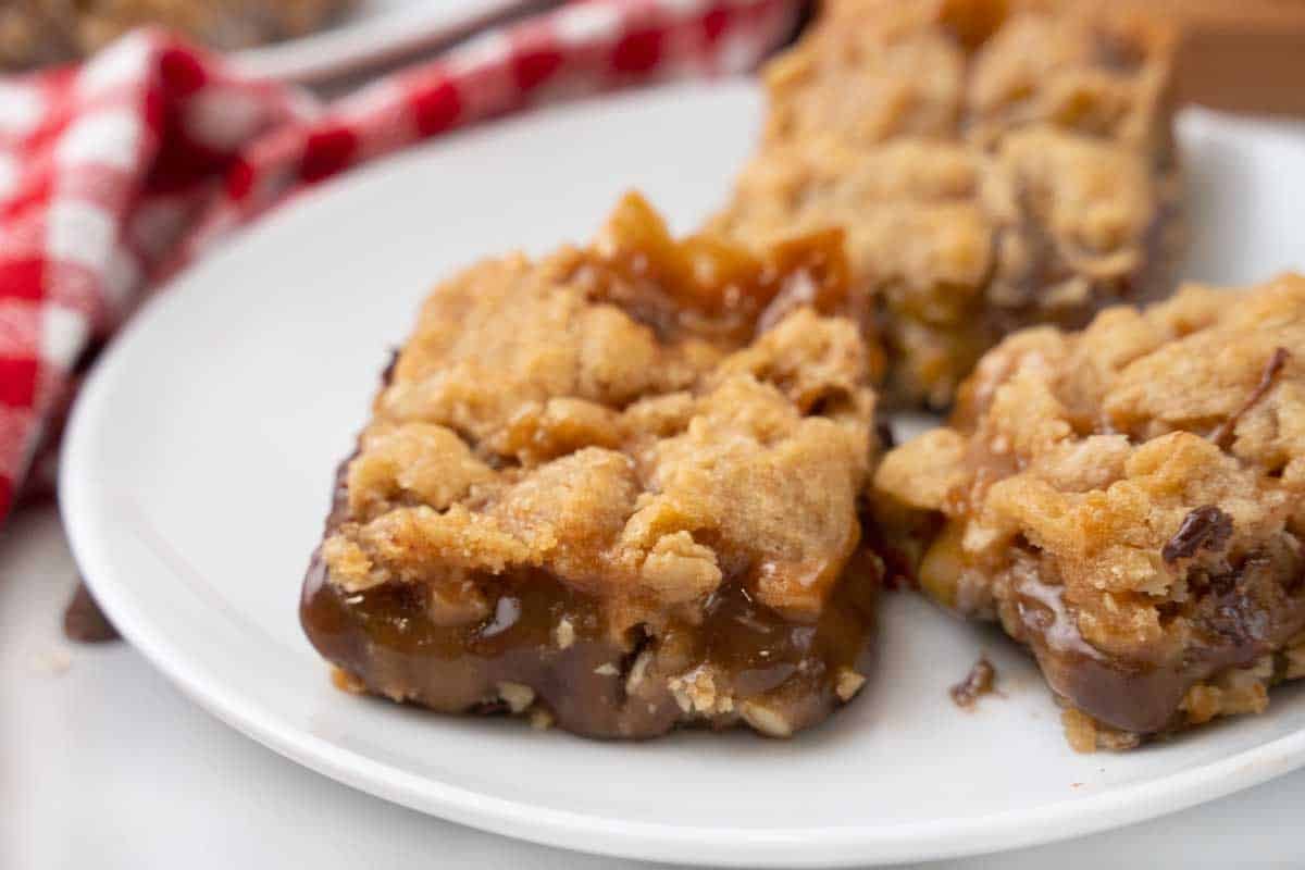 Three carmelitas on a white plate.